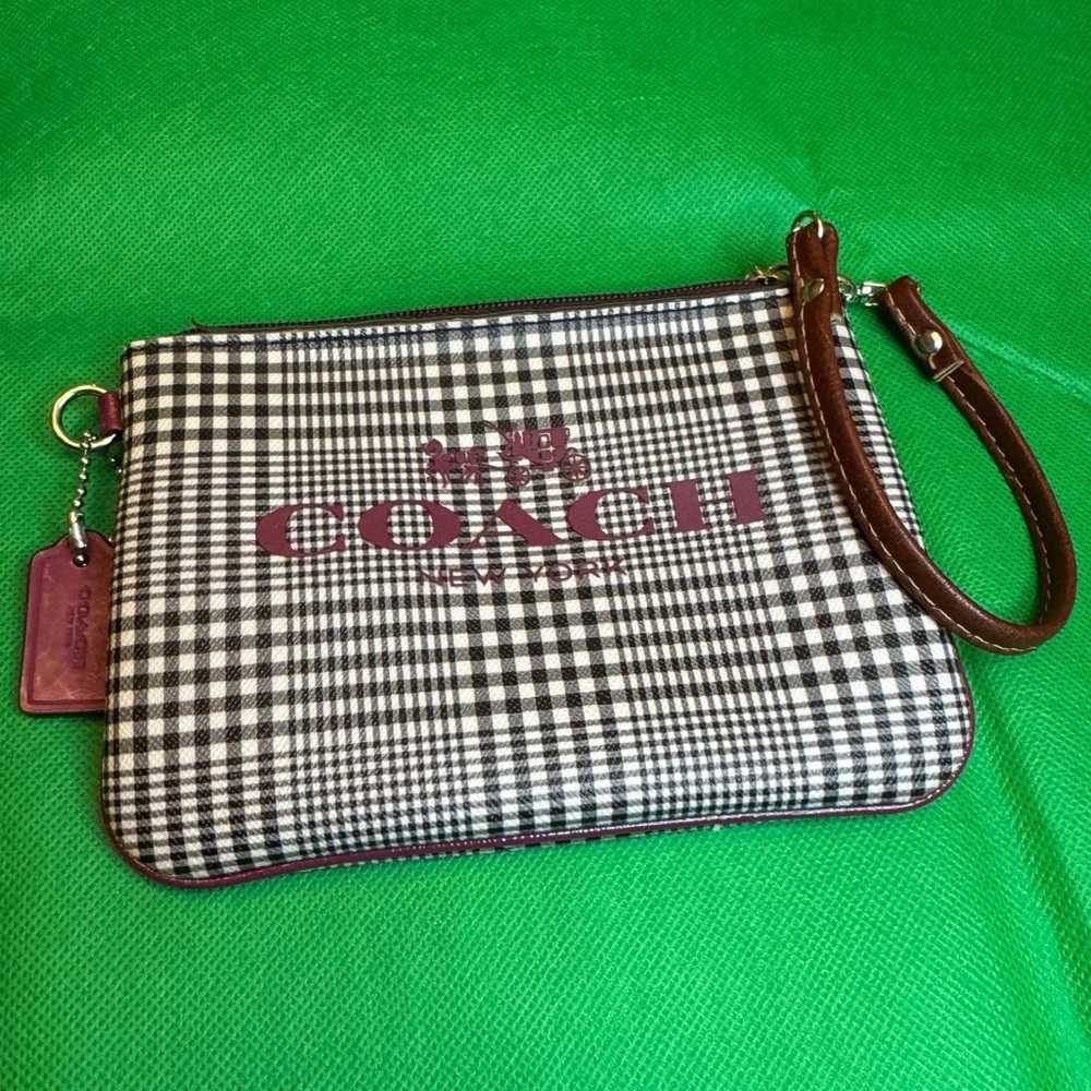 Genuine COACH Peyton Glen Plaid Print Small Wristlet F52142 Silver/Cranberry